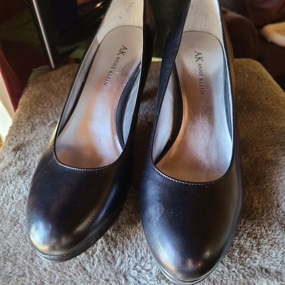 Anne Klein black heals sz 8 - Picture 8 of 8